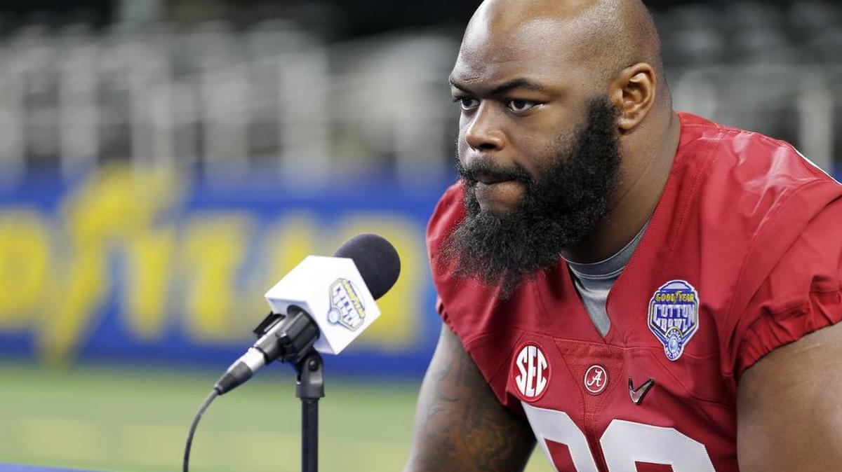 Former Fort Worth Arlington Heights and Alabama defensive lineman A'Shawn Robinson is projected as a first-round pick if he decides to turn pro.