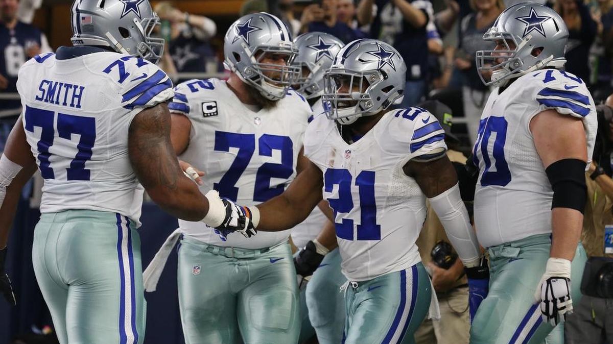 Dallas Cowboys running back Ezekiel Elliott holds the team record for most total touchdowns by a rookie.