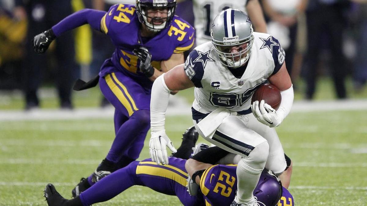 Cowboys tight end Jason Witten (82) caught a pass against the Vikings, but it was negated by a holding penalty on Ezekiel Elliott, leaving Witten with no catches.