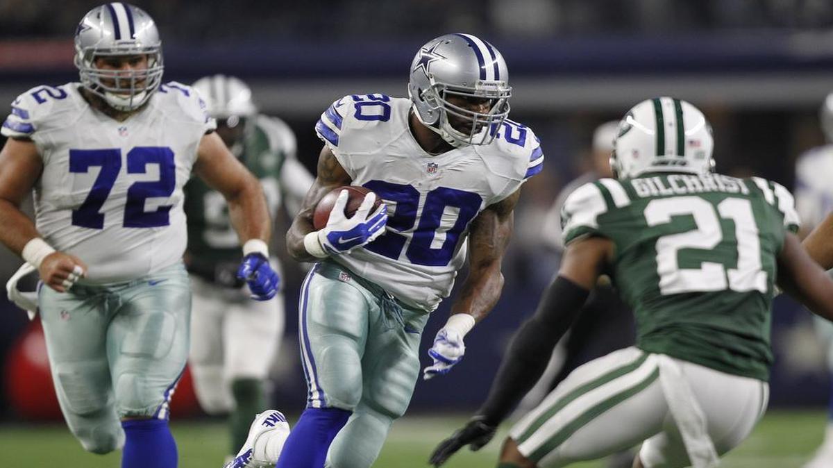 Dallas Cowboys running back Darren McFadden finished fourth in the NFL in rushing last season.