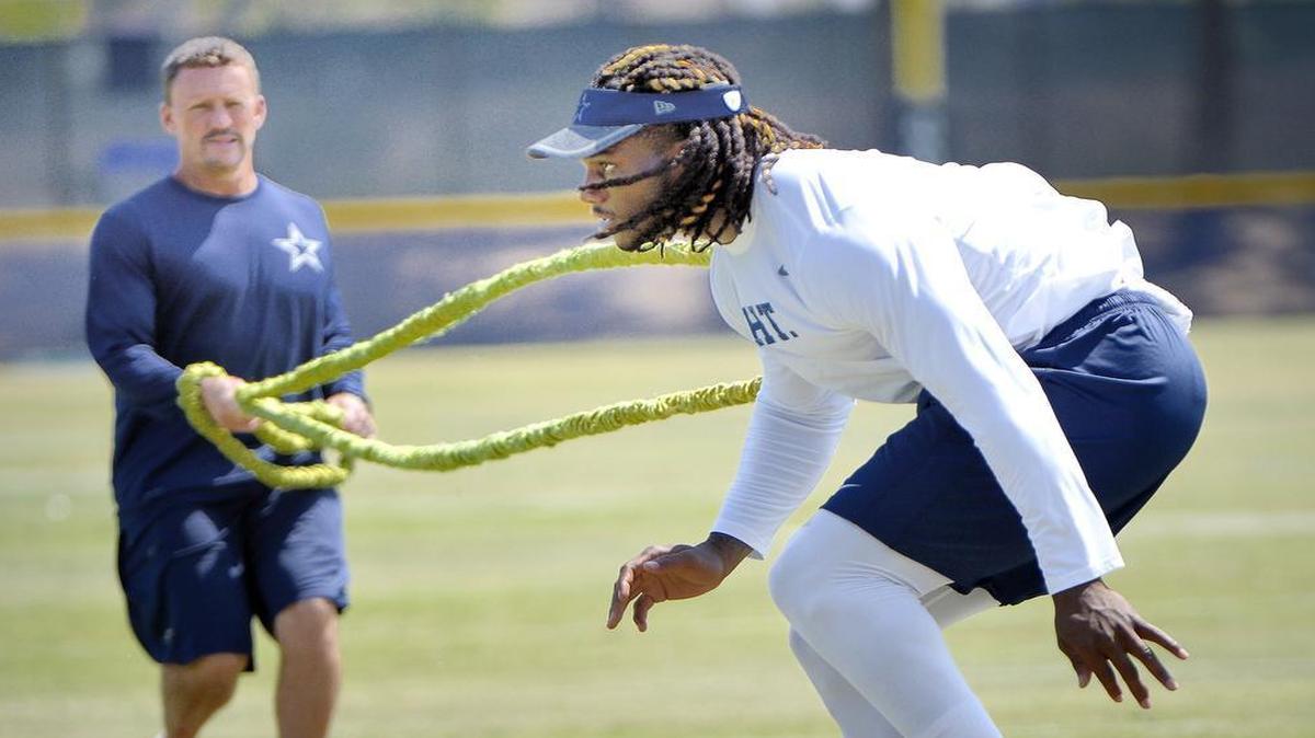 Dallas Cowboys outside linebacker Jaylon Smith (54) works on resistance training at Cowboys training camp in Oxnard, Calif., in August. Smith hopes to go through drills during organized team activities in May.