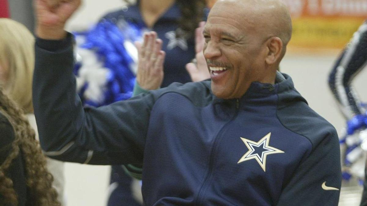 Drew Pearson ripped the Eagles when announcing the Cowboys second-round pick.