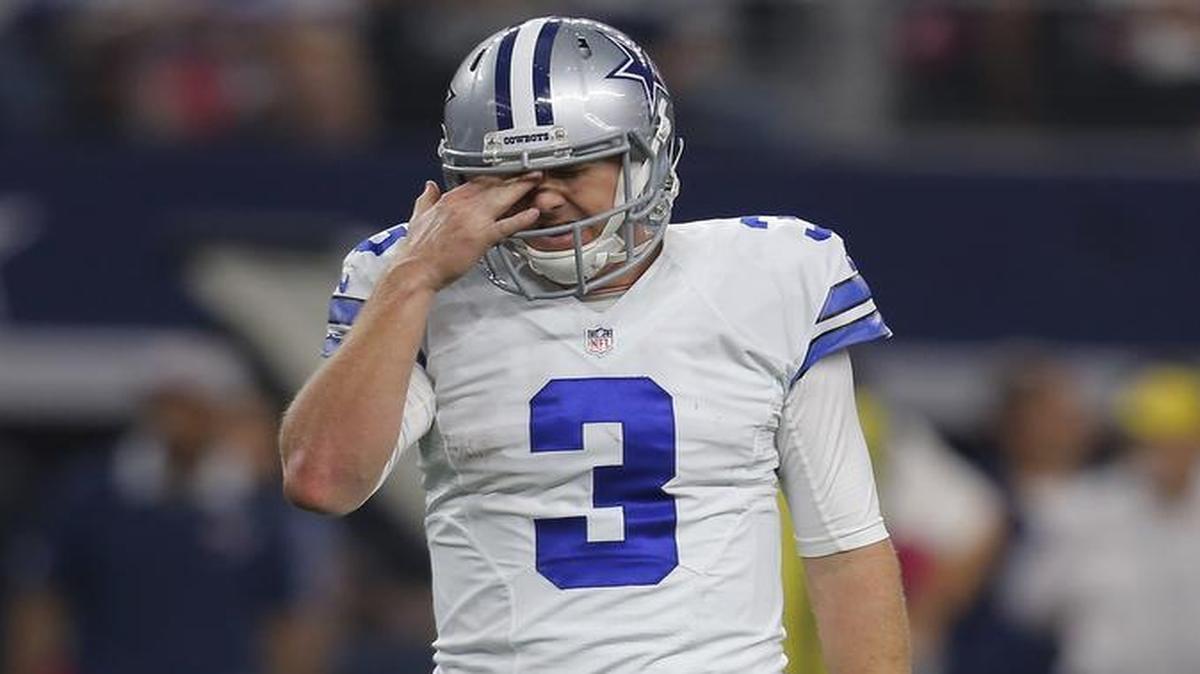 
Cowboys quarterback Brandon Weeden left Sunday’s game with another empty feeling, losing his 11th consecutive start dating to 2012.


