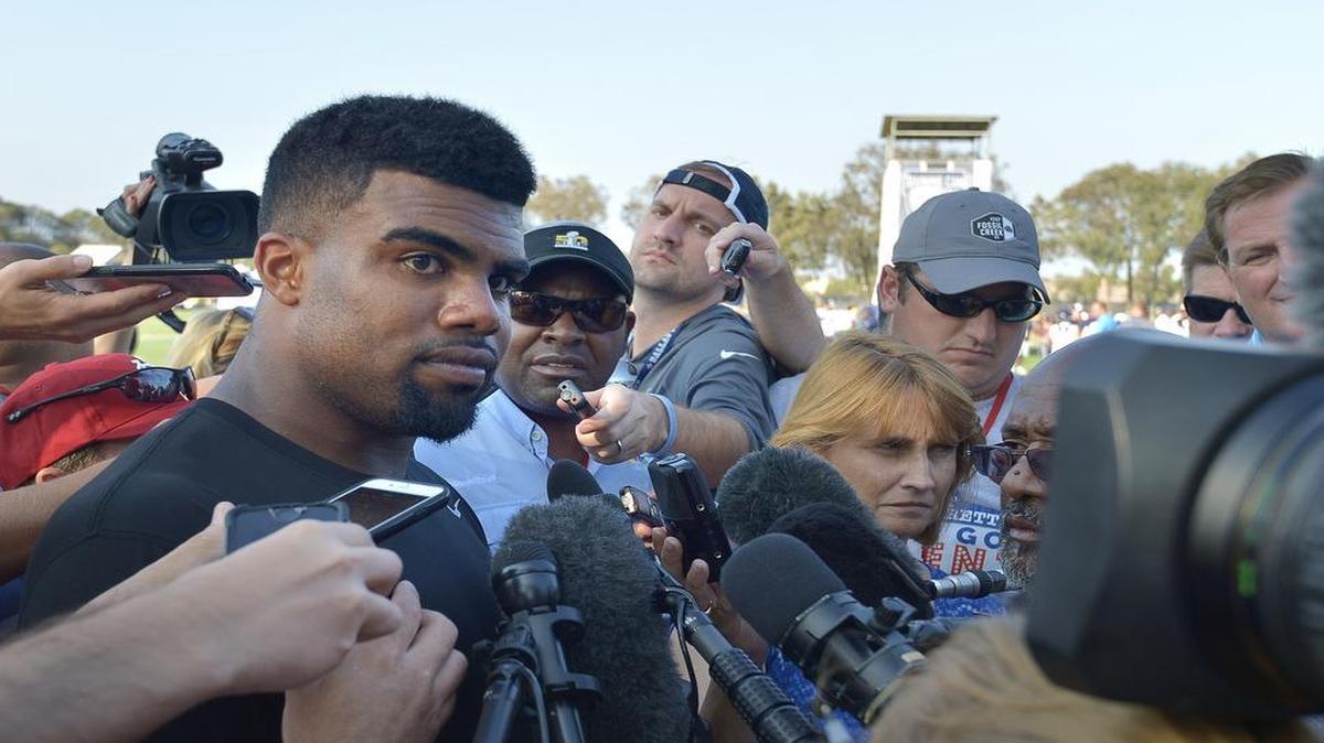 Dallas Cowboys running back Ezekiel Elliott says his visit to a weed shop in Seattle was a bad decision.