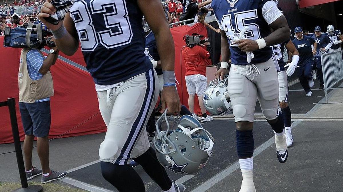 Dallas Cowboys running back Rod Smith (45) didn’t play much at tailback last season but hopes to have a bigger role at fullback.
