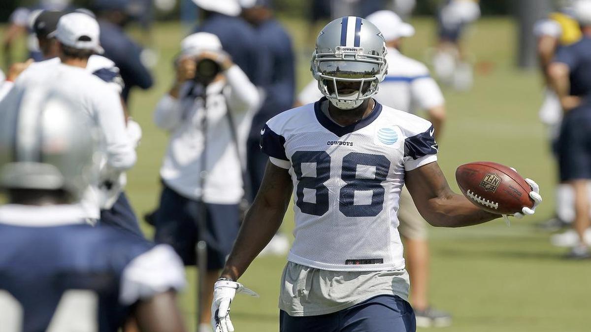 Dez Bryant is a good salesman on the field and off the field based on the NFLPA’s latest merchandise rankings.