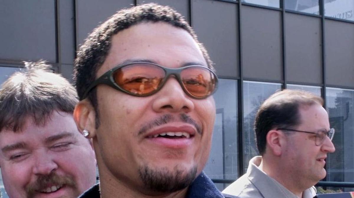 Former Dallas Cowboys wide receiver Terry Glenn died in a car accident this week.