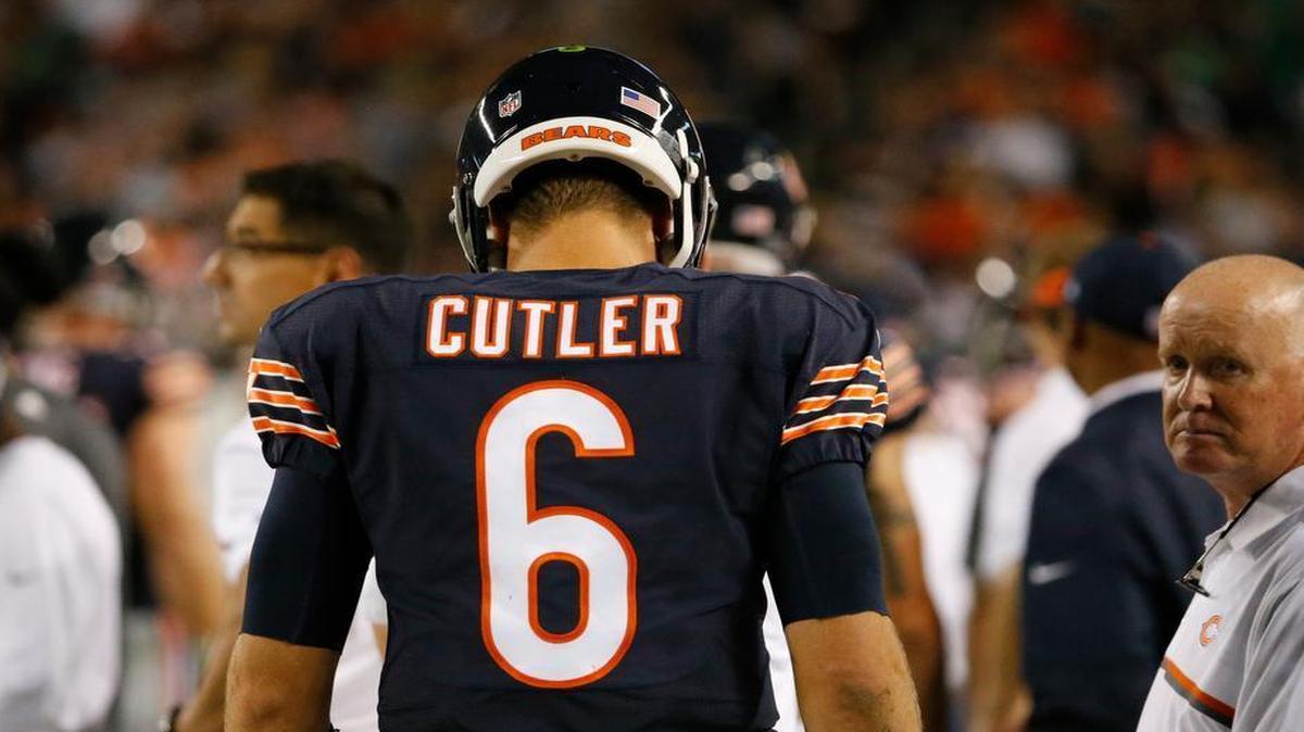 Bears quarterback Jay Cutler (6) walks on the sideline during the second half against the Philadelphia Eagles on Monday in Chicago. Cutler sprained his thumb and could be out for Sunday night’s game against the Dallas Cowboys, making Brian Hoyer the Bears’ probable starting quarterback.
