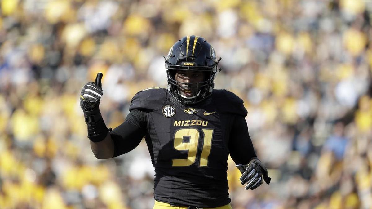 Missouri defensive end Charles Harris could be available when the Cowboys select 28th overall.