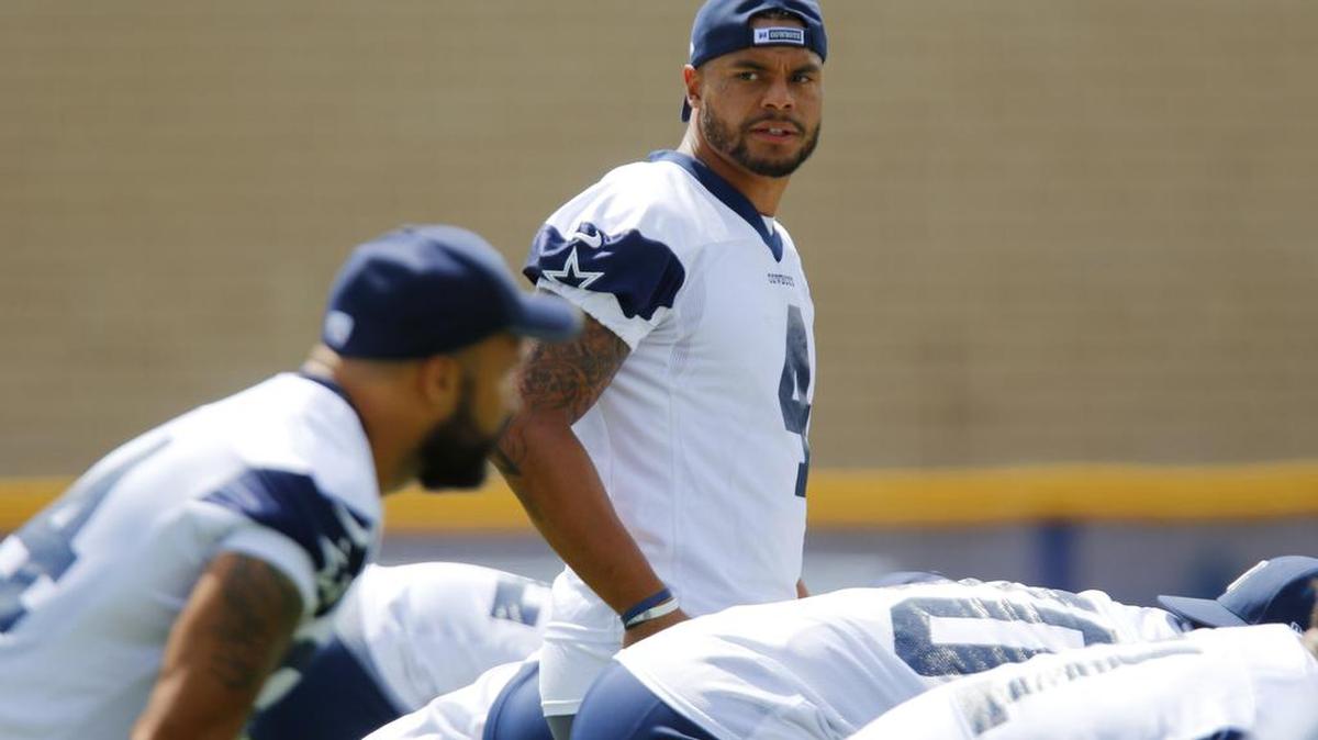 Dak Prescott was leading the offense on Monday as the Cowboys returned to Oxnard, California.