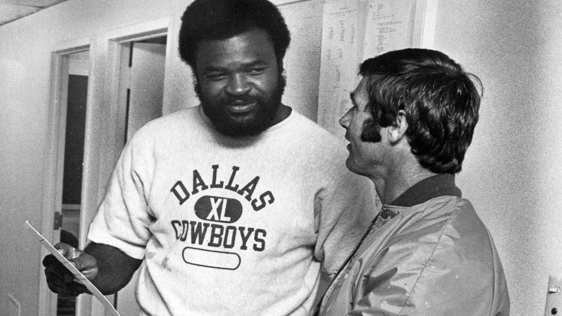 Bob Ward, right, worked with players such as offensive lineman Rayfield Wright during the Tom Landry era of the Dallas Cowboys.