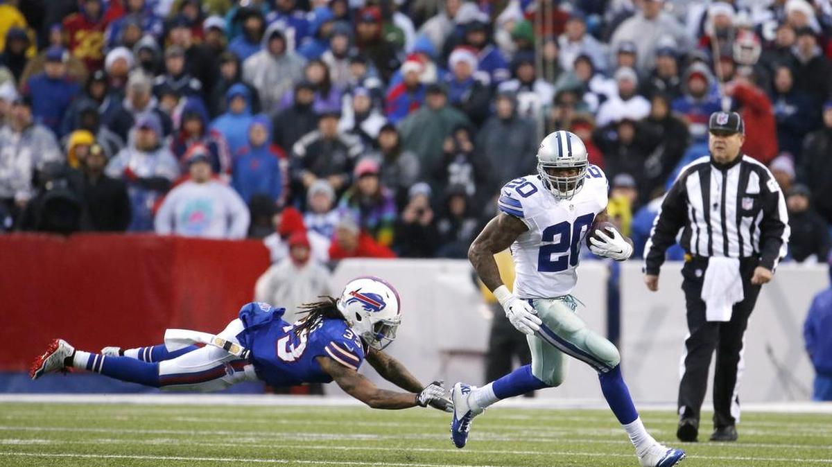 Darren McFadden came up 1 yard short of 100 yards in the game and 3 yards short of 1,000 for the season.