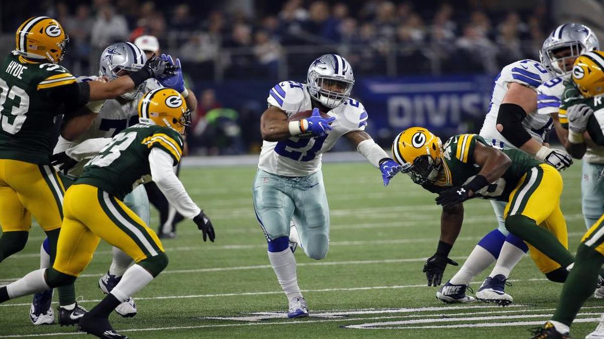 Dallas Cowboys running back Ezekiel Elliott made the Pro Bowl as a rookie last season.