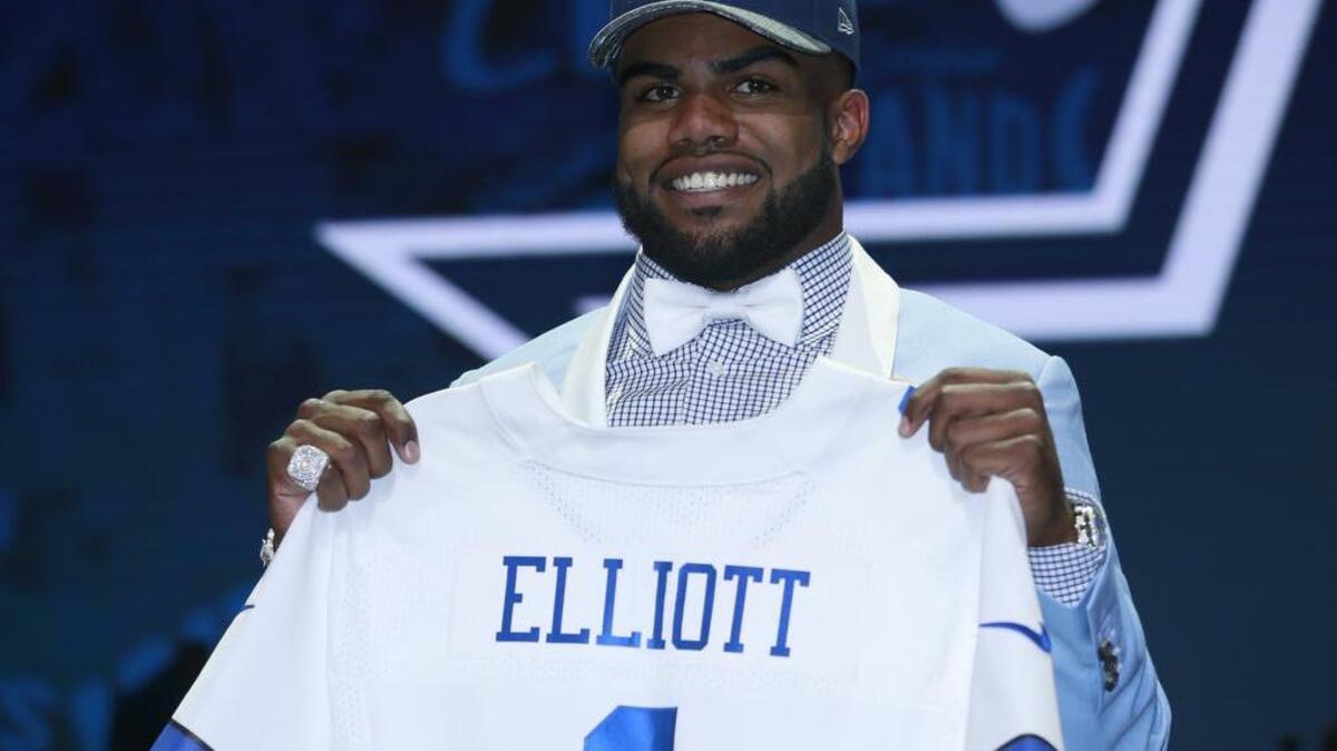Emmitt Smith, the league’s all-time leading rusher, is envious of Ezekiel Elliott’s speed.