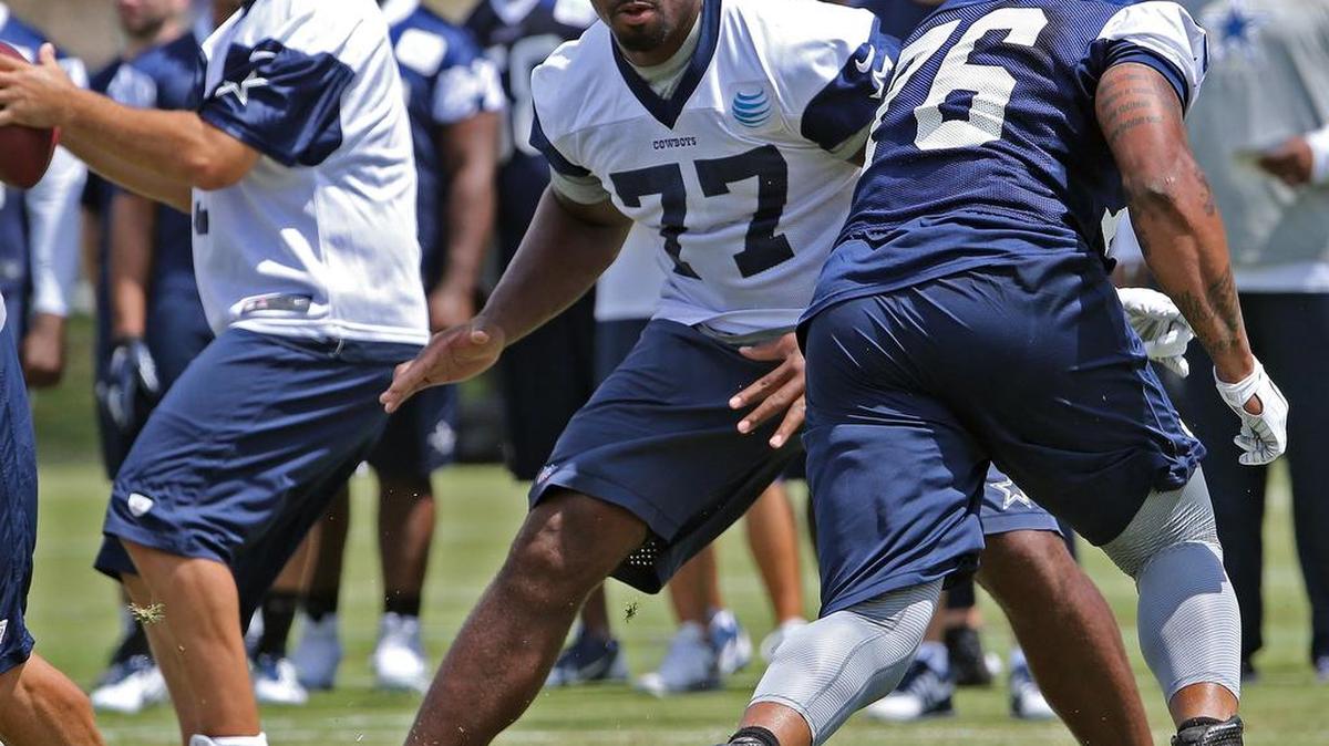
Cowboys All-Pro left tackle Tyron Smith is dealing with a biceps injury.
