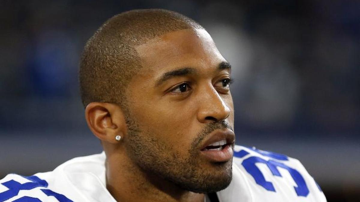 Cowboys cornerback Orlando Scandrick returned a blocked field goal 85 yards to set up a go-ahead touchdown late in the first half against the Redskins at Fed Ex Stadium on Sunday.