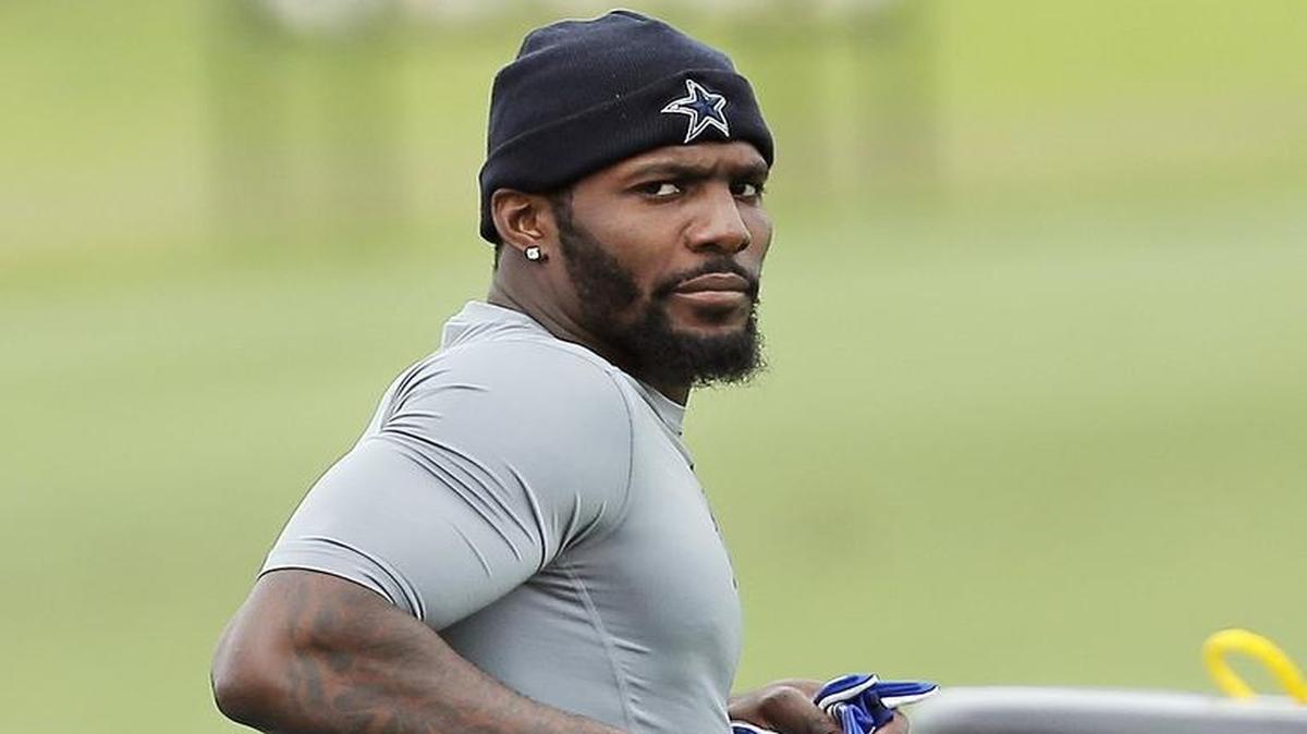 Still awaiting the green light to participate in team drills after foot and ankle surgeries, receiver Dez Bryant keeps up his and his teammates’ spirits.