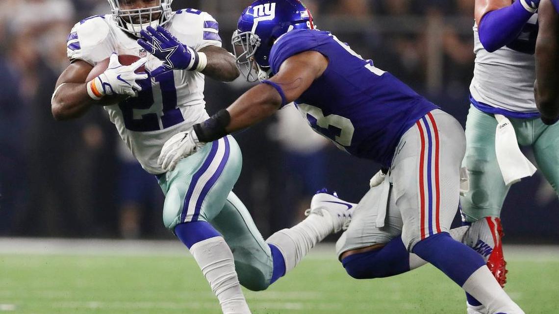 Ezekiel Elliott rushed for 104 yards on Sunday night.