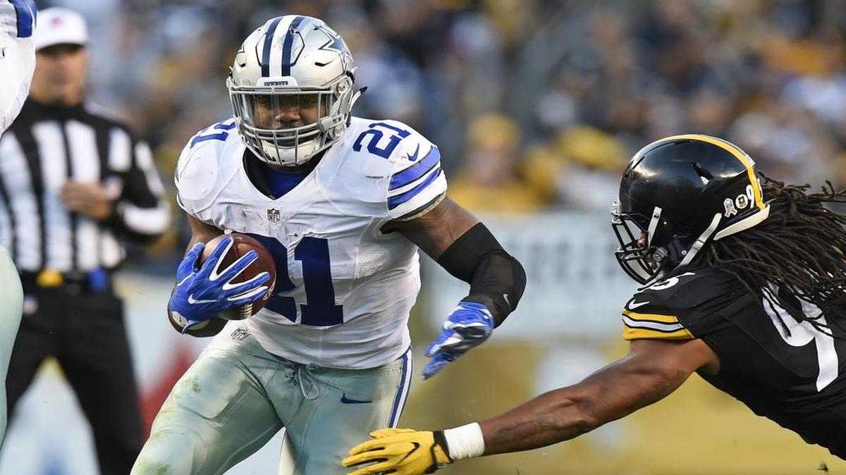 Dallas Cowboys running back Ezekiel Elliott scored on an 83-yard screen play in the first quarter against Pittsburgh Sunday at Heinz Field.