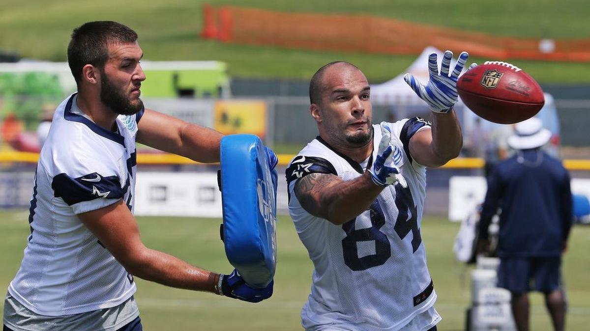 
With James Hanna (right) out, rookie Geoff Swaim (left) should make his NFL debut vs. Philly.

