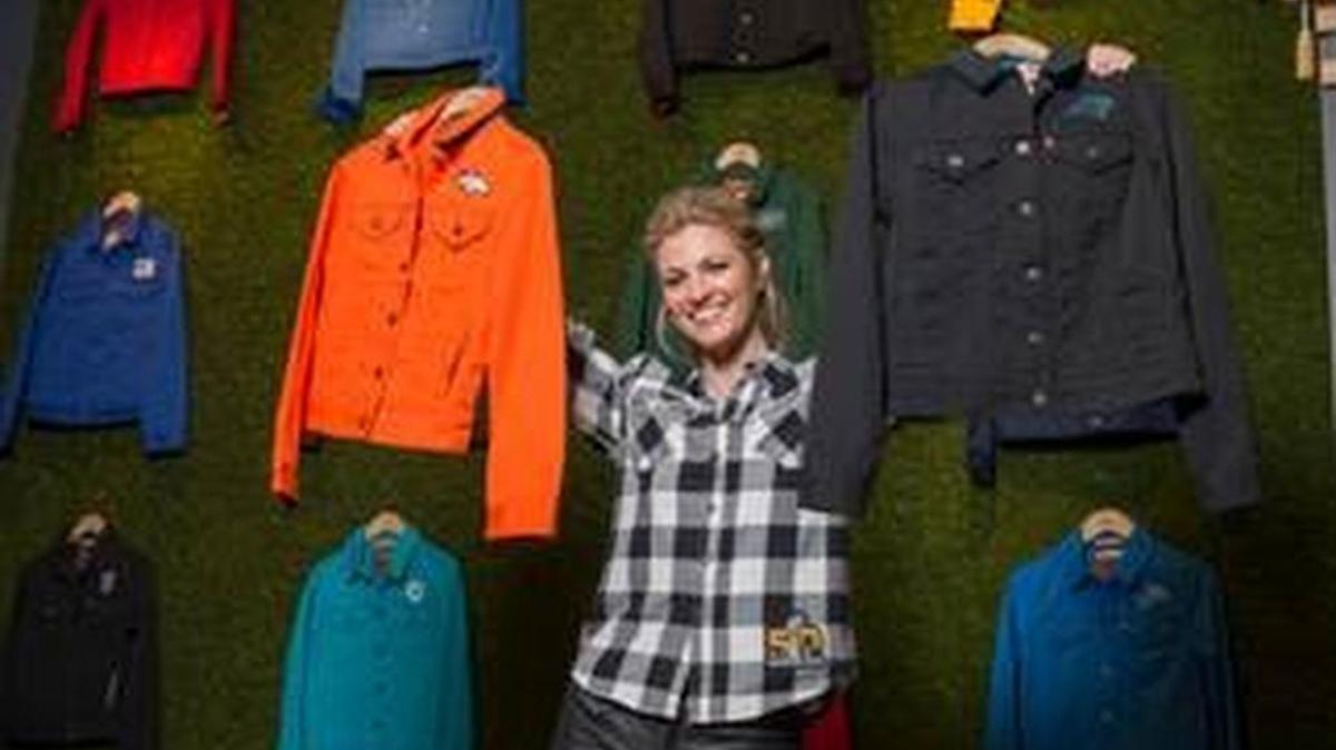 Sportscaster Erin Andrews displays Levi’s NFL Collection.