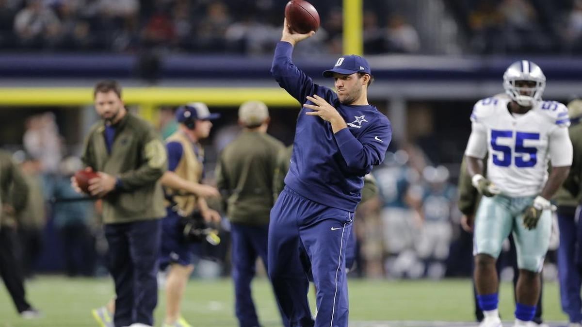 Quarterback Tony Romo has been tossing the ball around during pregame in the past two games.
