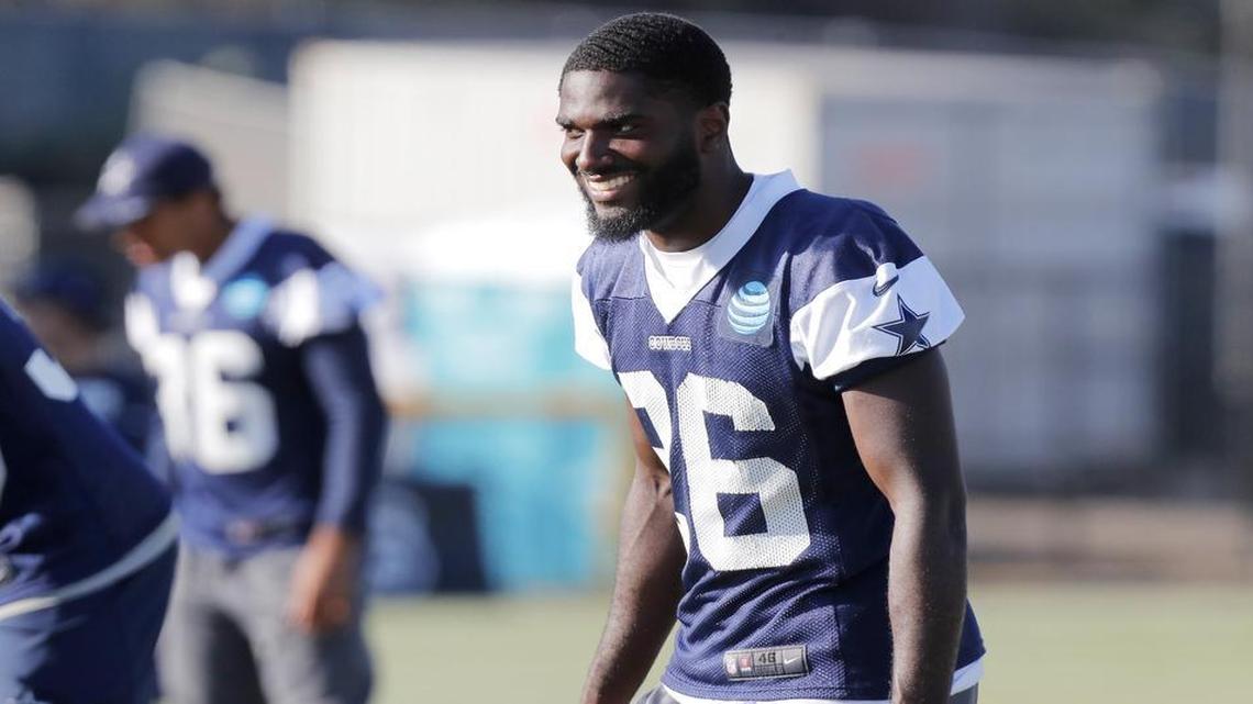 Cowboys defensive back Duke Thomas left Saturday’s game against the Raiders with a left knee injury in the second quarter.