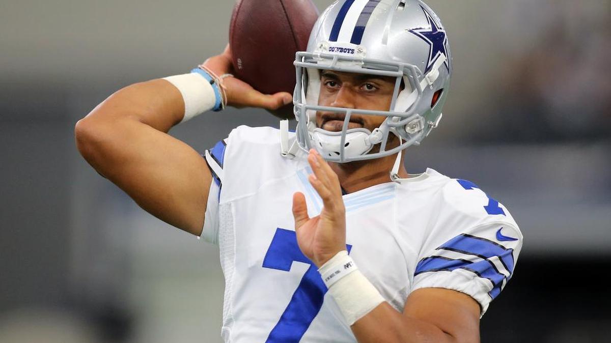 Cowboys quarterback Jameill Showers (7) earned a promotion to the 53-player roster from the practice squad.