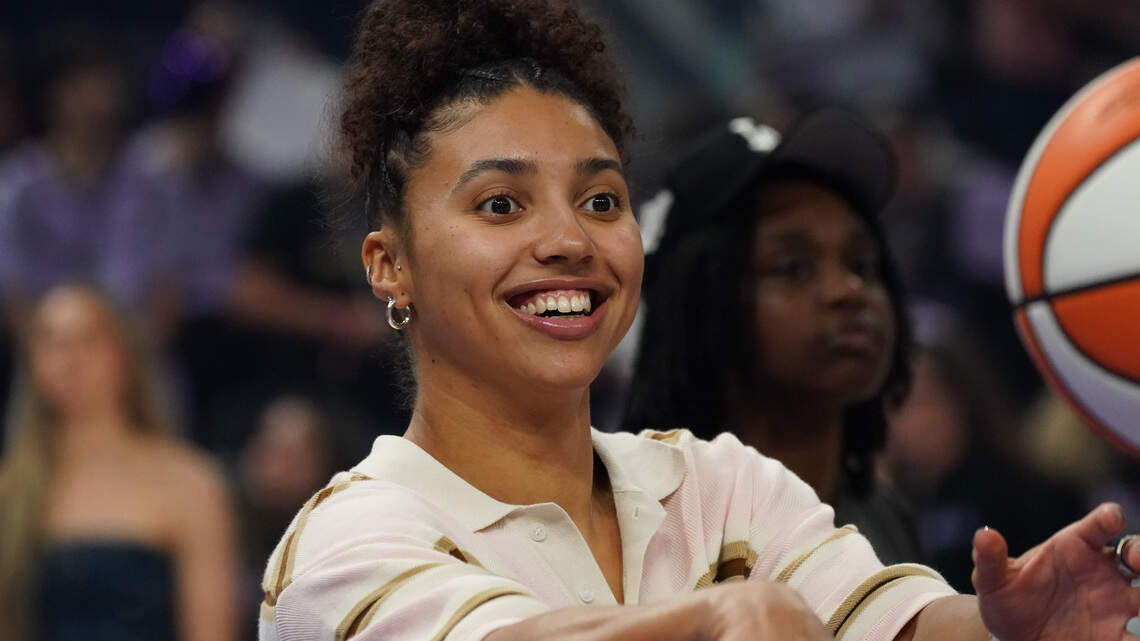 How the Wings’ Azzi Fudd ignores the comparisons to ex-TCU star Olivia Miles