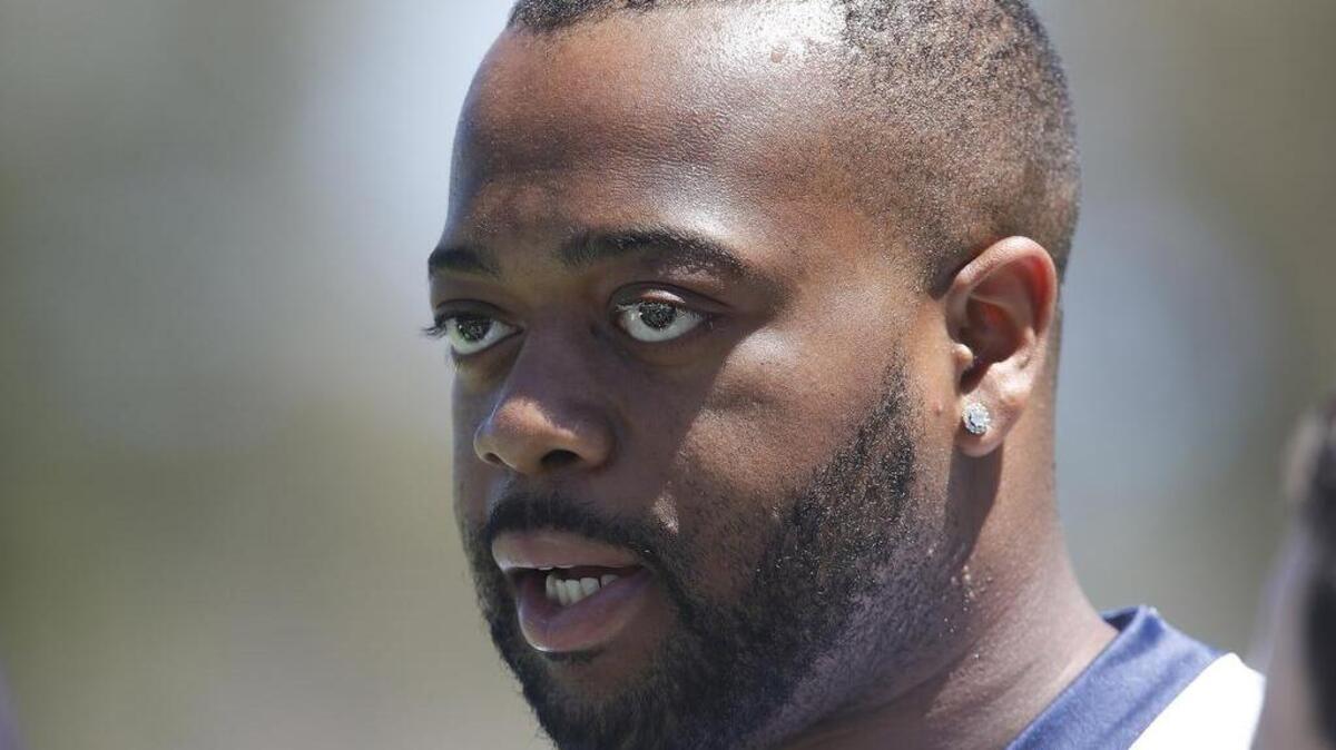 
Dallas Cowboys guard Ronald Leary kept his starting job despite competition from La’el Collins.
