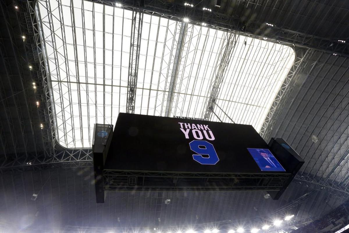 The large video screen shows a message to CBS analyst Tony Romo, who quarterbacked the Dallas Cowboys for 11 years during a pre-game tribute before Sunday’s game against the Chiefs at AT&T Stadium.