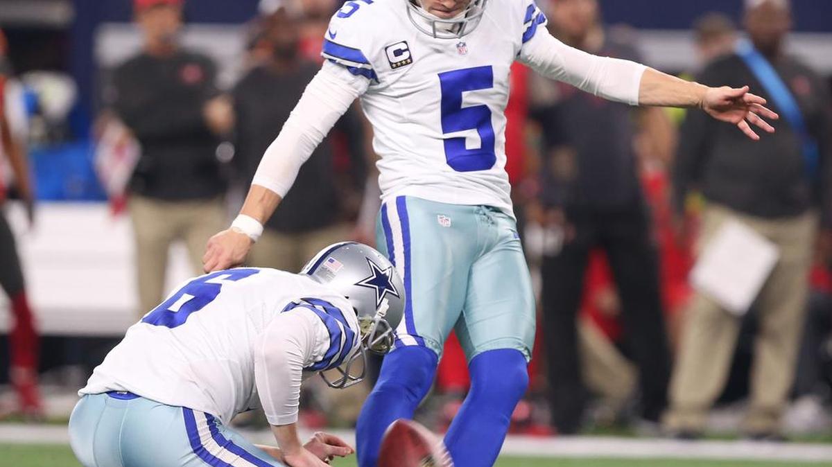 Cowboys kicker Dan Bailey (5) missed two field goals Sunday.