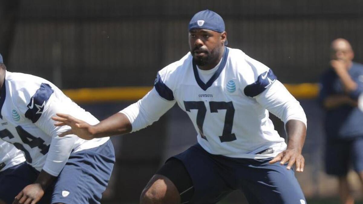 Tyron Smith left the Raiders game with an injury in the third quarter.