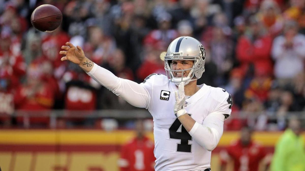 After a great 2016 season, Oakland Raiders quarterback Derek Carr has been more of a high-risk, high-reward type player this season.