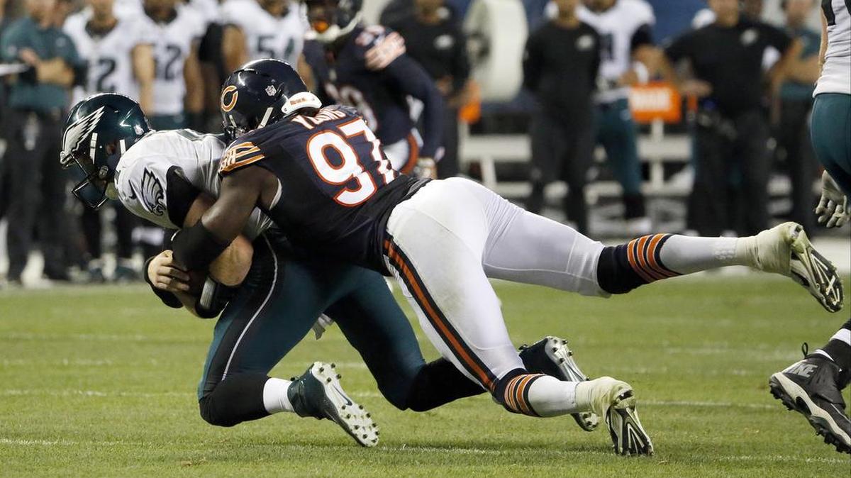 The Bears lost to the Eagles on Monday night despite outside linebacker Willie Young’s sack of Carson Wentz.