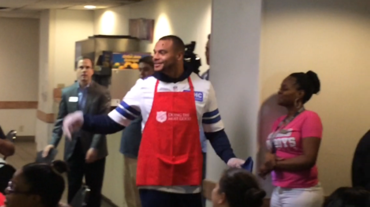 Dak Prescott served an early Thanksgiving meal on Monday.