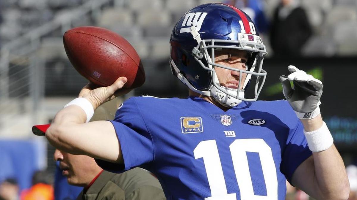 New York Giants quarterback Eli Manning is back in control after being benched last week.