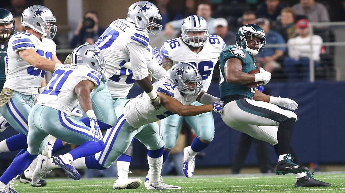 Philadelphia Eagles running back DeMarco Murray was a step ahead of the Dallas defense most of the night.