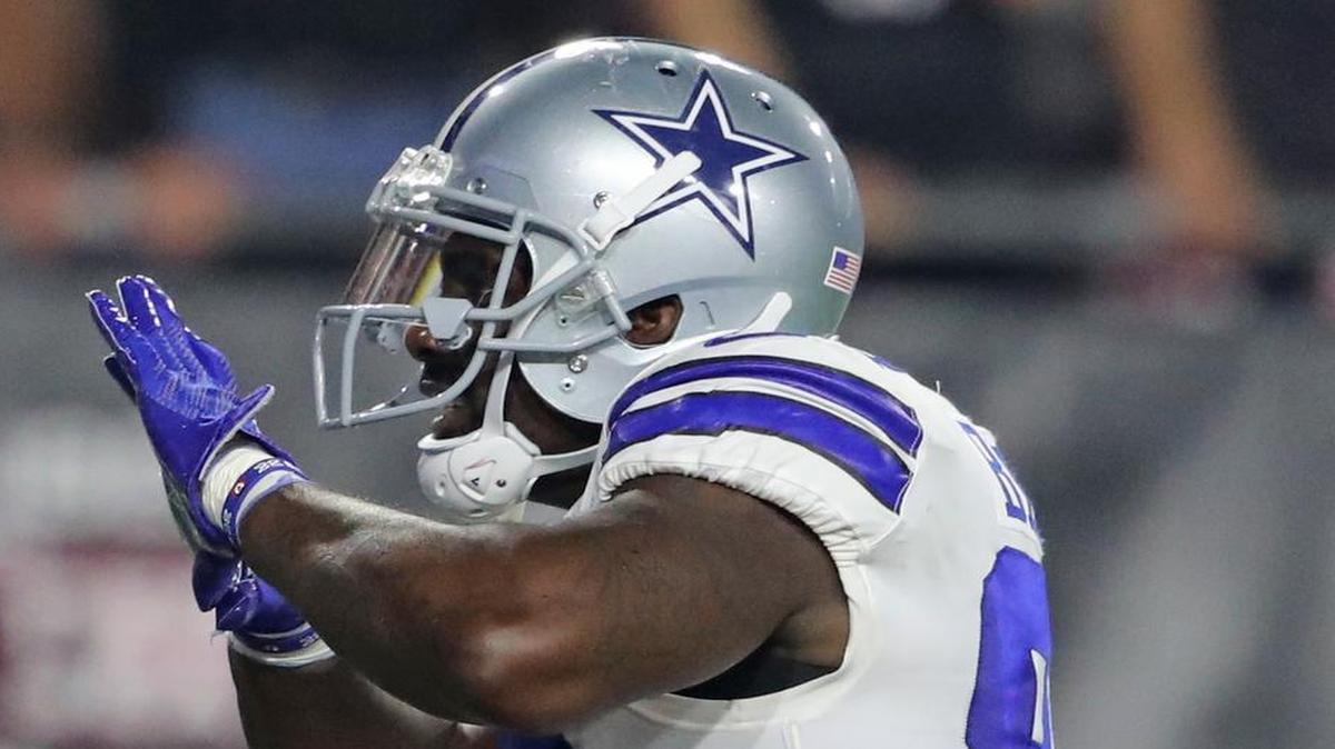 Dallas Cowboys wide receiver Dez Bryant (88) celebrates after he pushes into the end zone for a touchdown on a short pass in the third quarter as the Dallas Cowboys beat the Arizona Cardinals 28-17 in University of Phoenix Stadium in Glendale, Arizona, Monday.