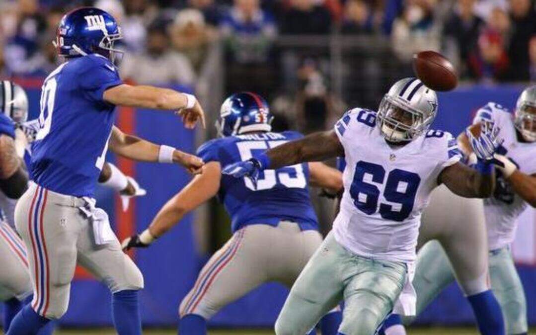 
Defensive tackle Henry Melton, right, was not able to become a force for the Cowboys last season, compiling five sacks, 10 tackles, and a forced fumble.


