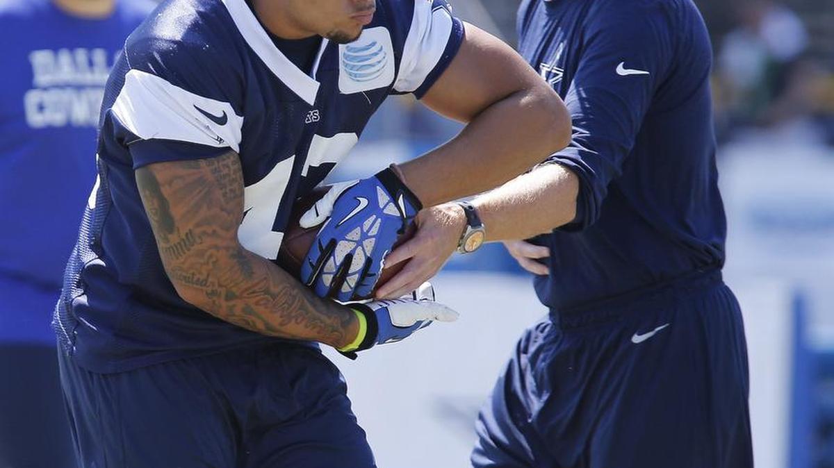 
Linebacker Keith Smith was re-signed by the Cowboys because of a number of injuries at the position.
