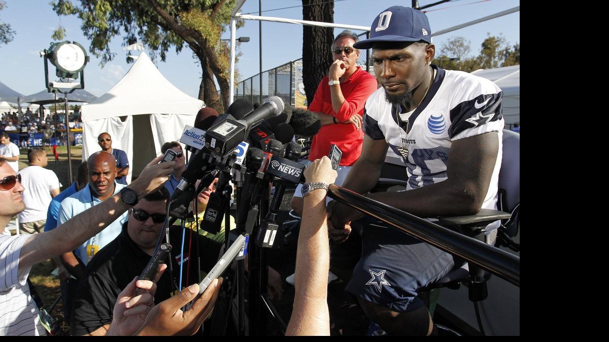 
Dallas Cowboys wide receiver Dez Bryant says Roc Nation and Jay-Z mean the world to him.

