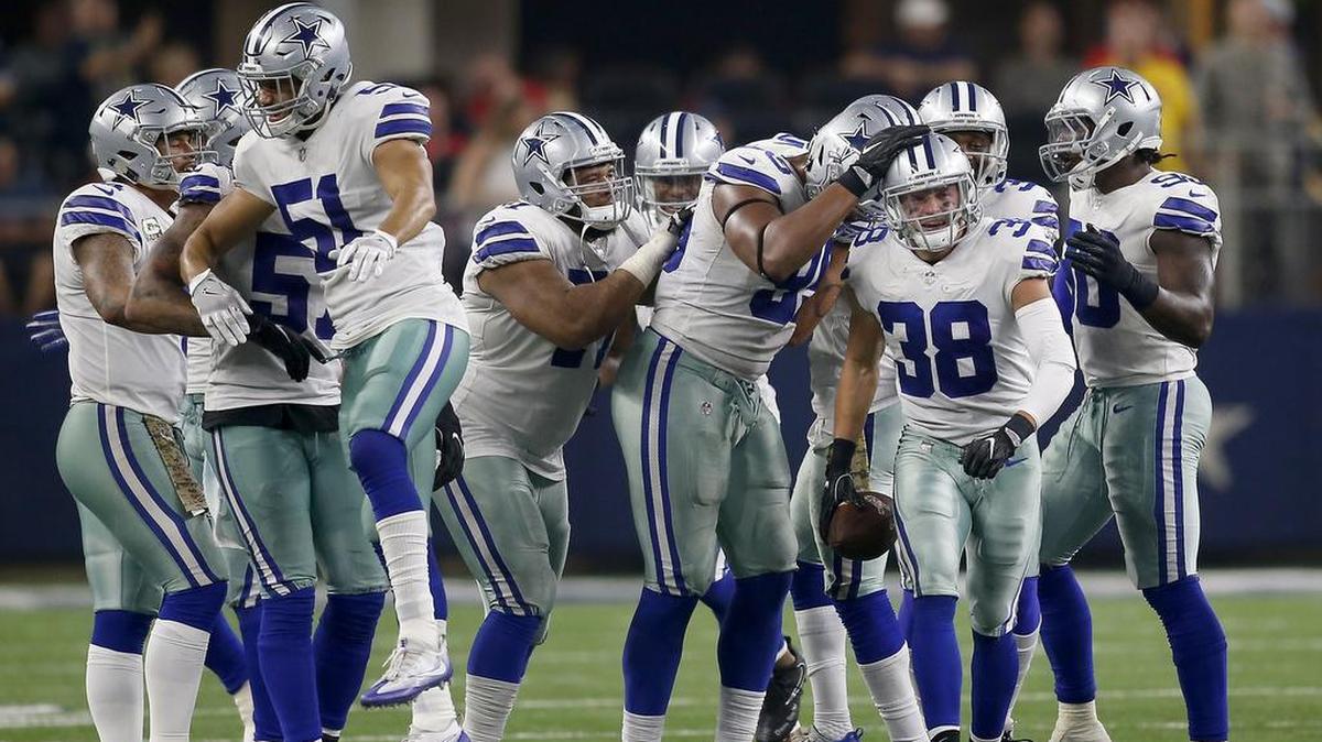 The Dallas Cowboys defense, led by linebacker Sean Lee and safety Jeff Heath, were jumping around and on the Kansas City Chiefs all day on Sunday at AT&T Stadium.
