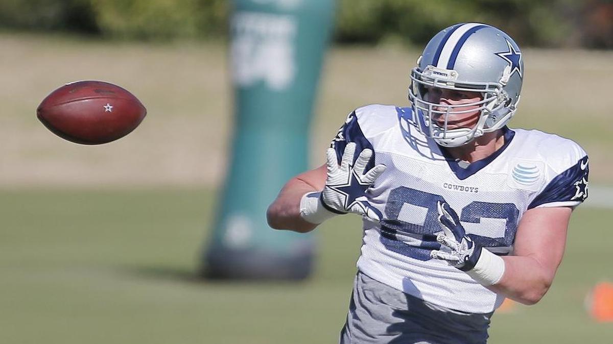 Dallas Cowboys tight end Jason Witten needs two receptions to reach 1,000 for his career.