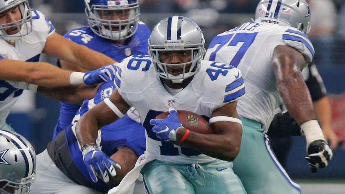 Running back Alfred Morris gained 35 yards on seven carries against the Giants on Sunday while backing up rookie Ezekiel Elliott.