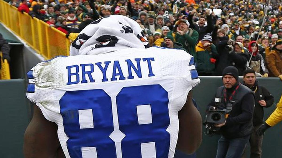 
An unhappy Dez Bryant might become an unproductive Dez Bryant if contract talks with the Dallas Cowboys don’t favor the Pro Bowl wide receiver.
