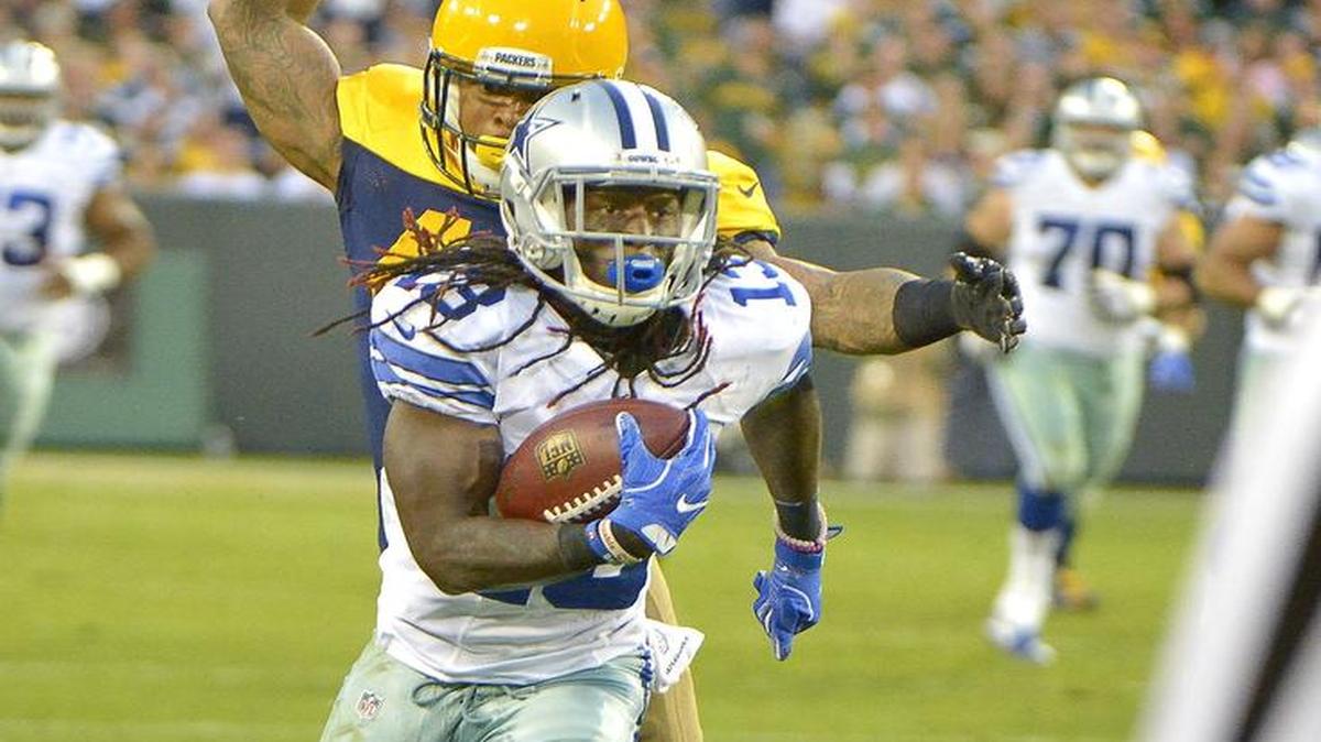 Lucky Whitehead had a big game against the Packers in Week 6, running for 26 yards and taking this pass for 35 yards.