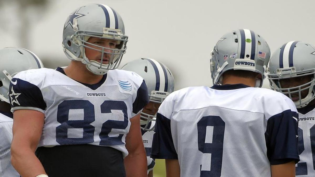 Tight end Jason Witten, left, and quarterback Tony Romo are the longest-tenured Cowboys players, and their time is running out.