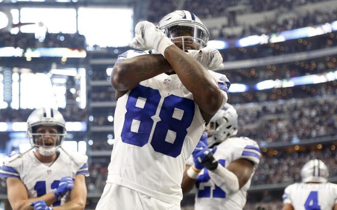 Dallas Cowboys wide receiver Dez Bryant caught two touchdowns against Baltimore.