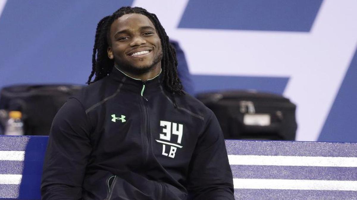 The Dallas Cowboys selected Notre Dame linebacker Jaylon Smith in the second round of the NFL Draft Friday night.